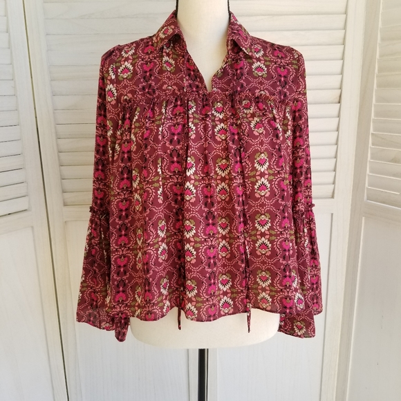 GB Tops - GB Woman’s Floral, Bell Sleeve Blouse Size small